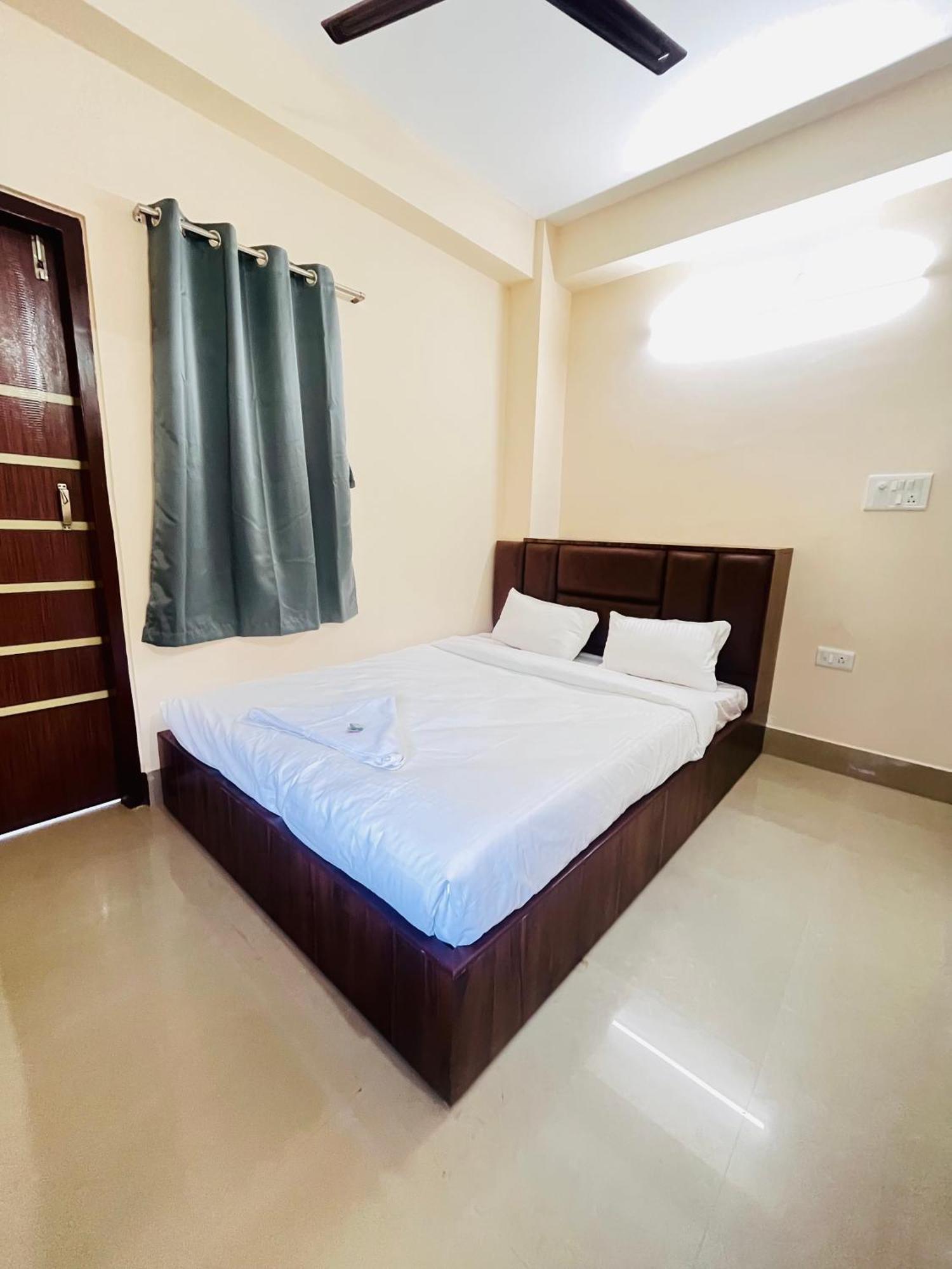 Sunflower Guest House Guwahati Bagian luar foto